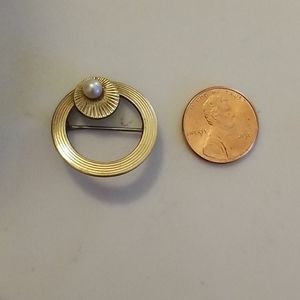 Vintage WRE Gold Filled 1/20 12K GF & Pearl Pin